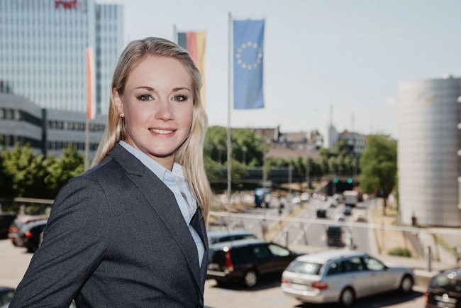 Businessfotografie Fotograf Leipzig Businessfoto Bewerbungsfoto Imagefoto Familienfoto Kinderfoto Babyshooting Newbornfoto Leipzig GoldenEyes Fotograf Fotostudio Portraitfoto socialmedia Content