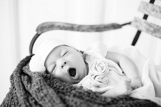 Baby Shooting Baby Shooting Babyfoto Familienfoto Hochzeitsfoto Portraitfoto Imagefoto Werbefoto Aktfoto Businessfoto Bewerbungsfoto Hochzeitsfotograf Leipzig GoldenEyes professionelle Fotos Kindershooting Retusche Newbornfotos Weihnachten schlafendes Baby
